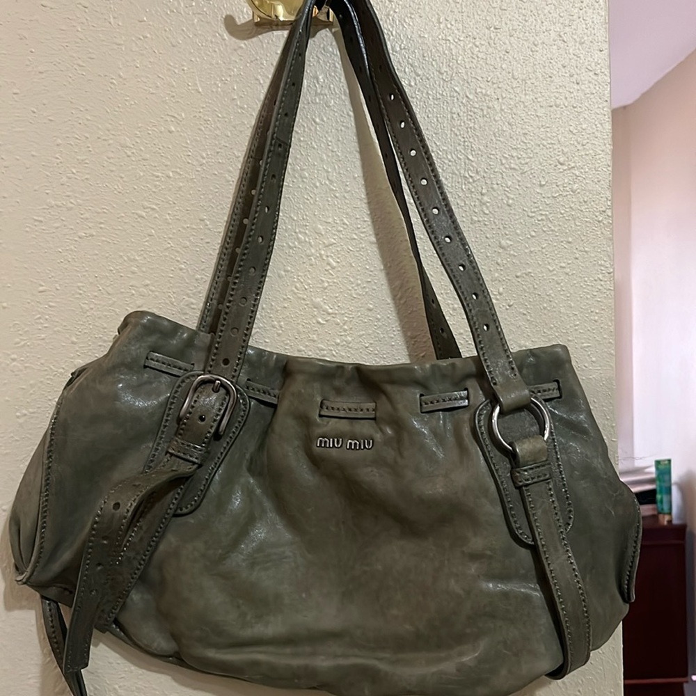 Excellent condition olive purse